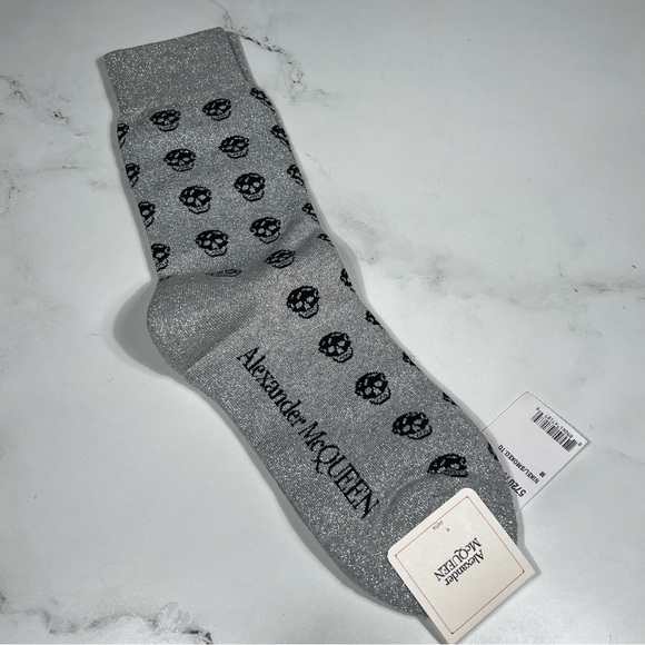 Alexander McQueen Logo Short Skull Chamber Silver Black Socks - Picture 2 of 7
